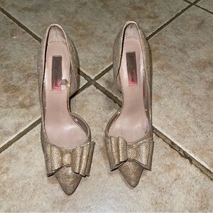 Betsey Johnson Gold Pointed-Toe Bow Pumps